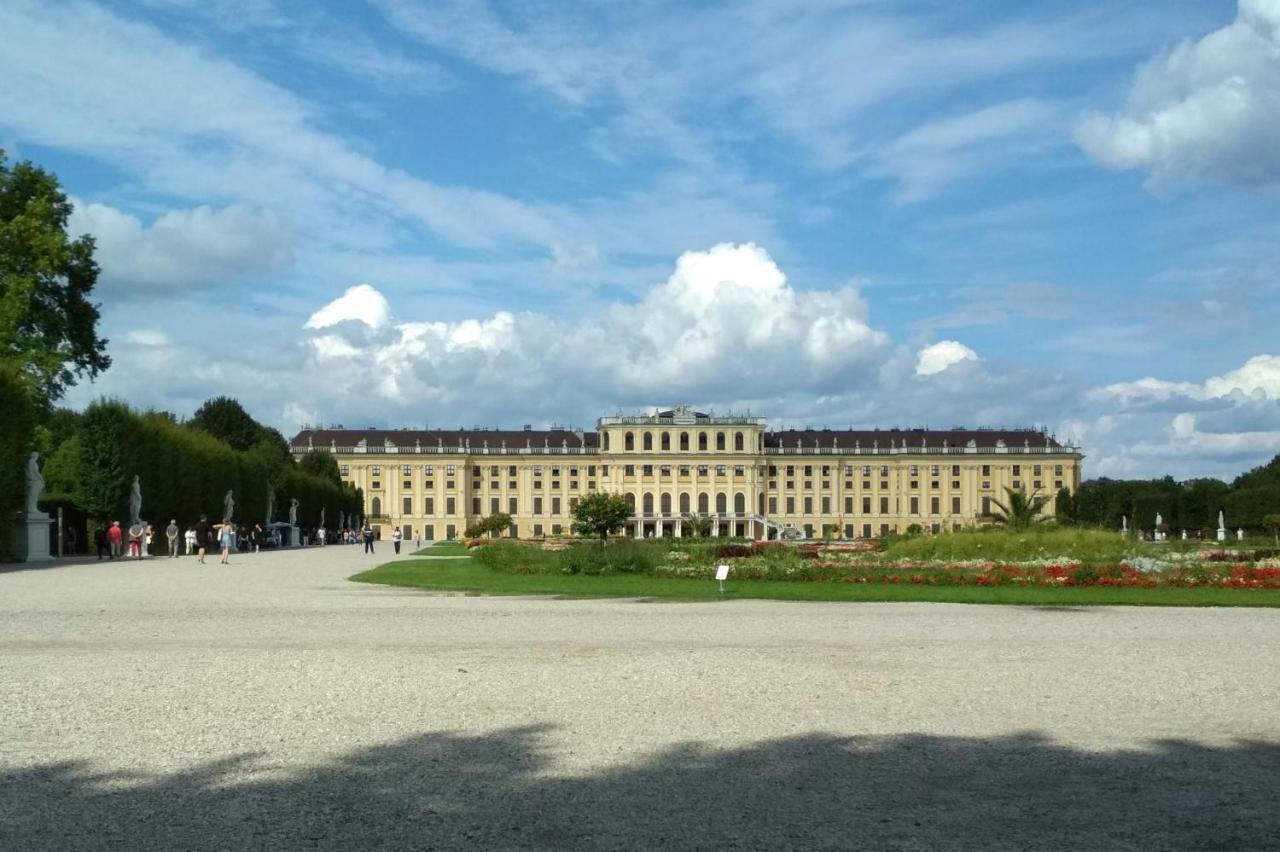 Central Mariahilfer Apartment 5 Min To The Schoenbrunn Palace And City Shopping Center Wina Bagian luar foto