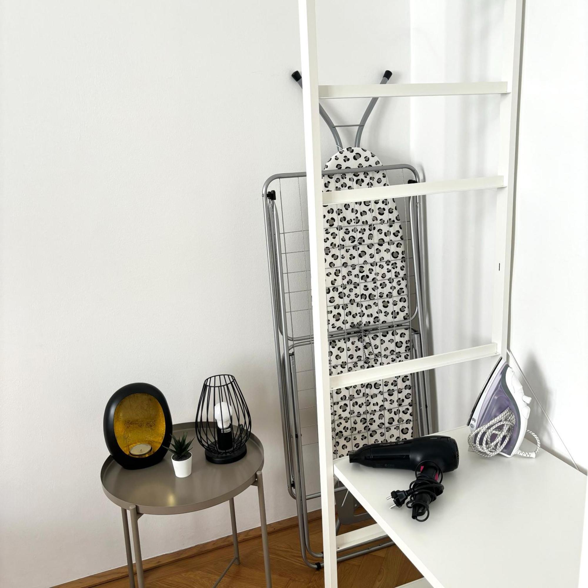 Central Mariahilfer Apartment 5 Min To The Schoenbrunn Palace And City Shopping Center Wina Bagian luar foto